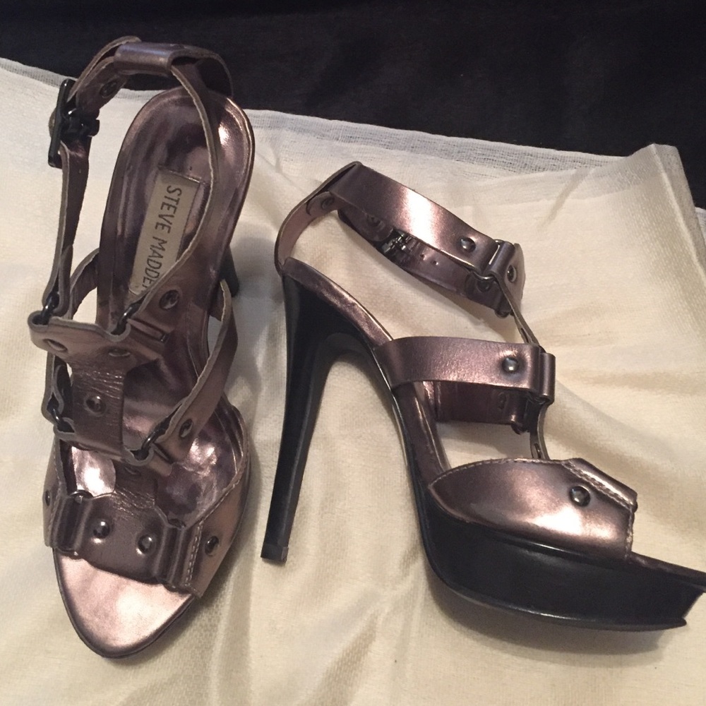 Steve Madden Pewter Metallic Heels/Sandals